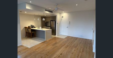 Beautiful North Facing Designer Apartment - Photo 3