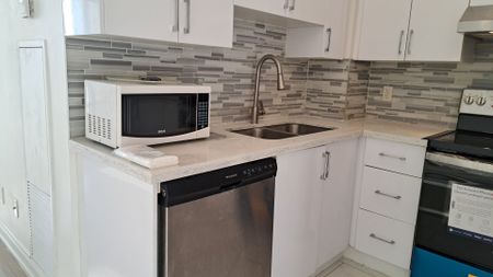 For Lease - 388 Prince of Wales Drive Unit# 405, Mississauga, Ontario - Photo 4