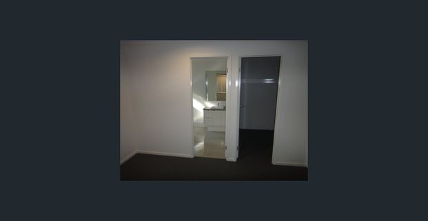 Lovely Family home - Short drive to Costco! - Photo 1