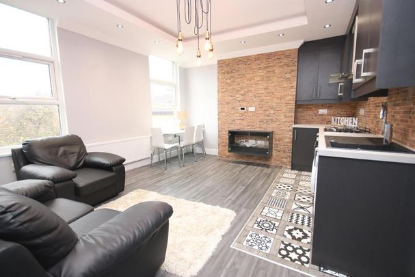 3 bedroom flat to rent - Photo 1