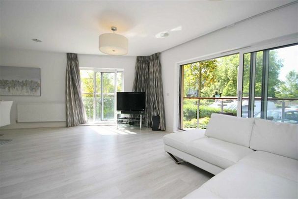 Blagrove Road, Teddington, TW11 - Photo 1