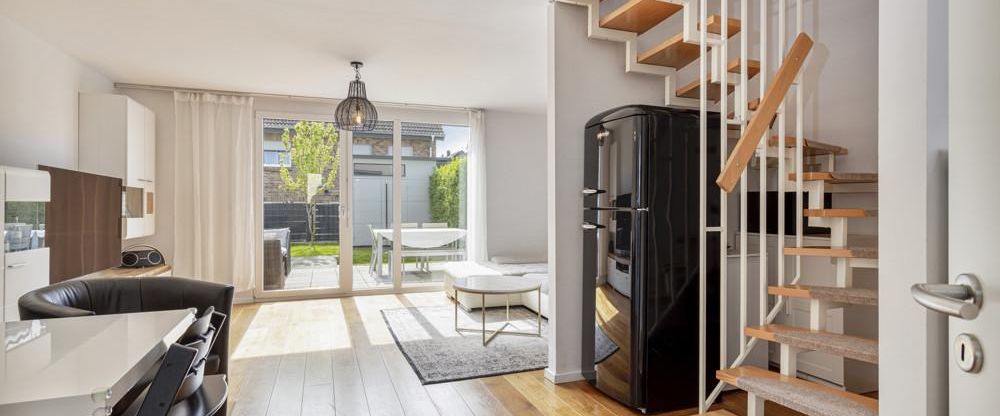 Modernes Reihenmittelhaus mit Energieeffizienzklasse A in Seenähe - Photo 1