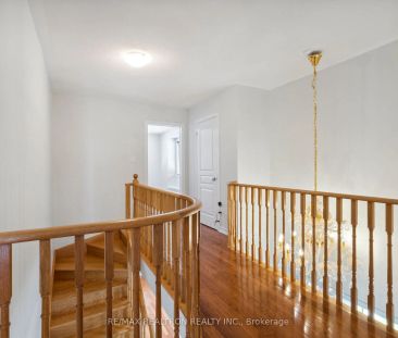 Detached Home For Lease | N9233323 - Photo 4