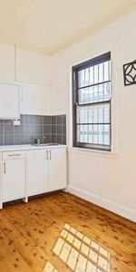 Large Two-Bedroom Apartment in the Heart of Crows Nest - Photo 4