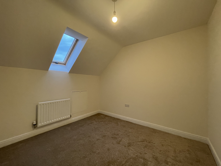 4 bedroom semi-detached house to rent - Photo 2