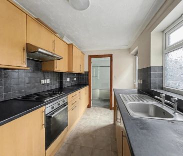 Cute and Charming 3 Bed Home - Photo 3