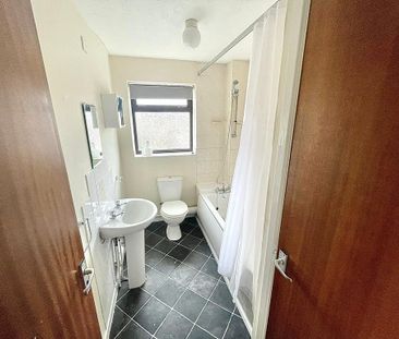 2 bedroom semi-detached house to rent - Photo 5