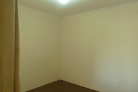 Perfectly located. - Photo 4