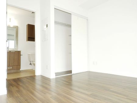 For Lease - 2150 Lawrence Avenue Unit# 909, Toronto, Ontario - Photo 2