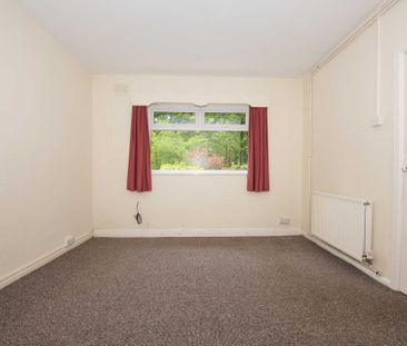 Price £950 pcm - Available Now - Unfurnished - Photo 5