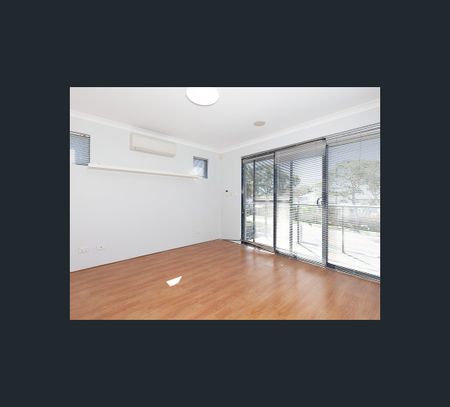 157 Sackville Terrace, Doubleview, WA 6018 - Photo 2