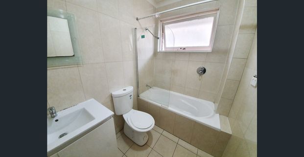 Handy Location! - Photo 1