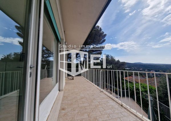 APPARTAMENTO IN VILLA CON TERRAZZE PANORAMICHE