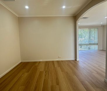 SPACIOUS RENOVATED 5-BEDROOM FAMILY HOME - Photo 2
