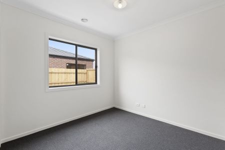 8 Carswell Street Armstrong Creek VIC - Photo 4