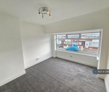 3 bedroom semi-detached house to rent - Photo 5