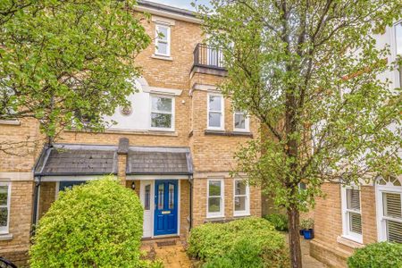 4 bedroom terraced house to rent - Photo 3