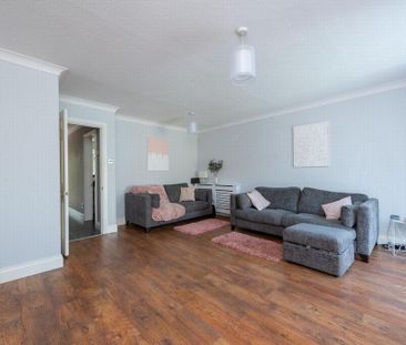 3 bedroom link detached house to rent - Photo 2