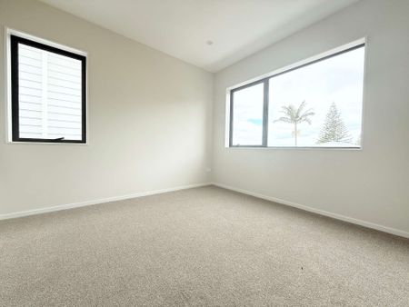 Brand new 5 bedroom family home - Photo 2