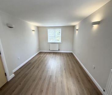 Beacon Lane, Heswall - Photo 3
