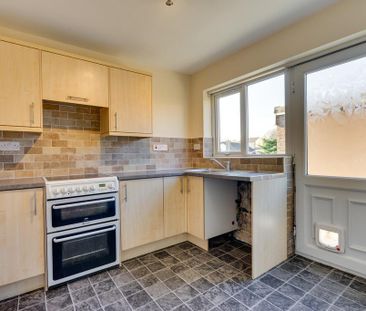 2 bedroom semi-detached bungalow to rent - Photo 5