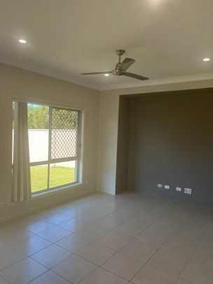 Spacious 4-Bedroom Home Backing Onto the Golf Course - Photo 1