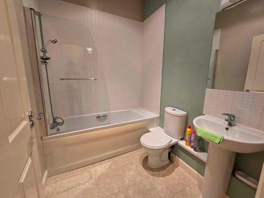 Bury Old Road, Prestwich, M25 - Photo 1