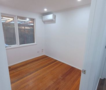 Newly Renovated 4 Bed & 2 Bath House - Next to Melton Train Station - Photo 5