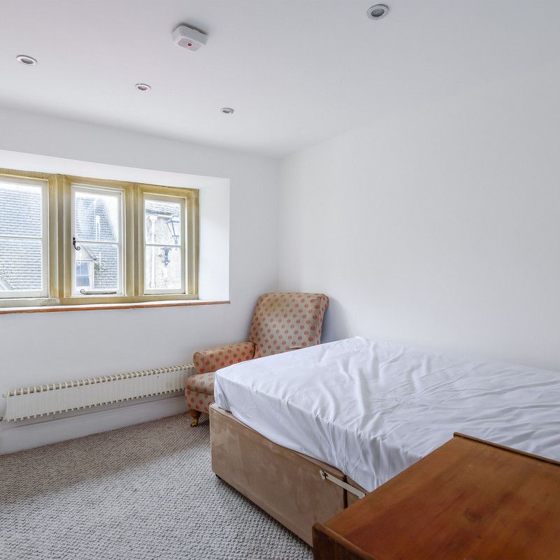 Long Street, Tetbury, GL8 - Photo 1