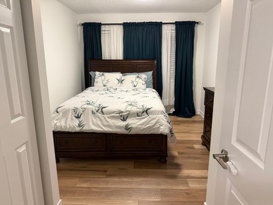 For Lease - 180 Hampshire Way, Milton, Ontario - Photo 1