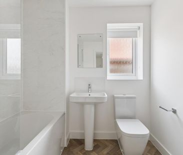 3 bedroom semi-detached house to rent - Photo 4