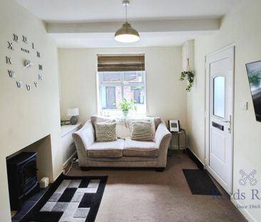 2 bedroom terraced house to rent - Photo 3
