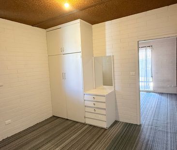 Comfortable One Bedroom Unit - Photo 1