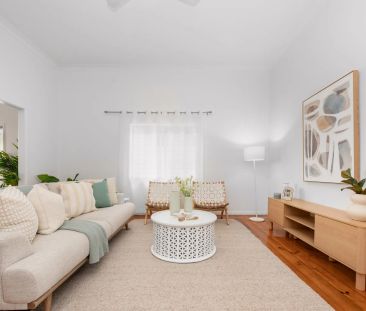 CHARACTER-FILLED HOME IN A PRIME INNER-CITY LOCATION - Photo 1