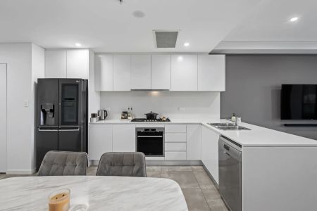 Modern executive apartment in a convenient locale - Photo 5