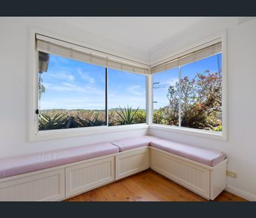 Spacious 3 Bedroom Home - Photo 2