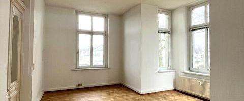 Großzügige Etagenwohnung mit separatem Eingang und 2 Balkonen - Foto 1