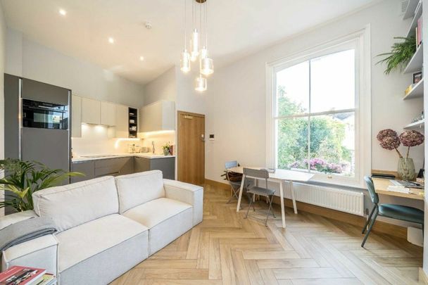 Sharpleshall Street, Primrose Hill, NW1 - Photo 1