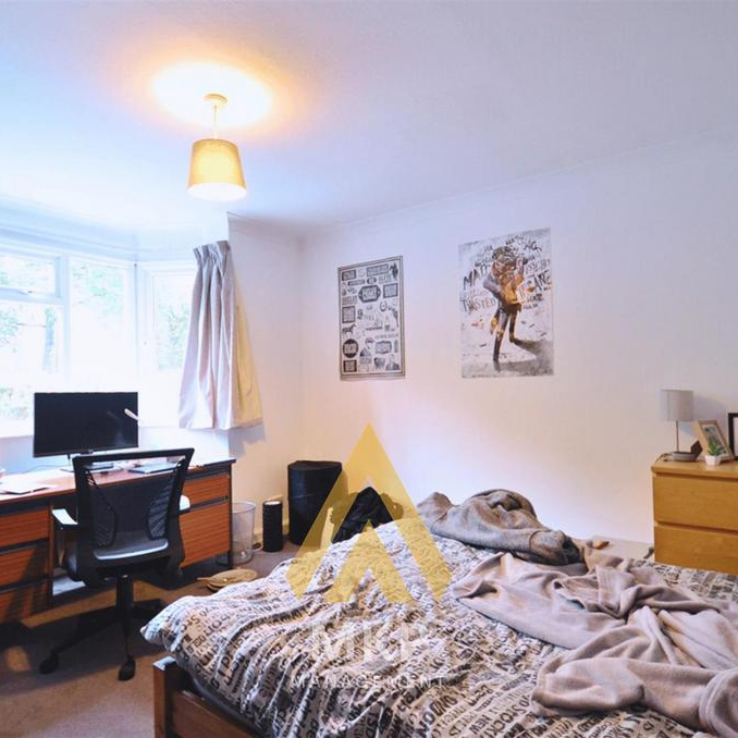 8 bedroom detached house to rent - Photo 1