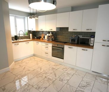 3 bedroom semi-detached house to rent - Photo 6