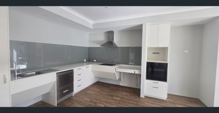 Modern Family Home with 4 Bedrooms in Baldivis - Photo 5