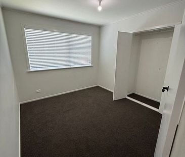 Charming 3BR Henderson Haven - Photo 2