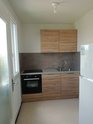 Location Appartement 1 pièce 26m² TROYES 10000 - Photo 2