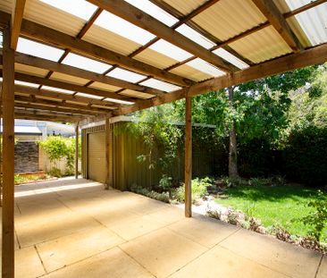 Charming Guildford Home - Photo 6