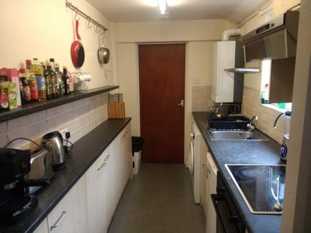 4 Bed Terraced House, Queens Road, NG9 - Photo 5