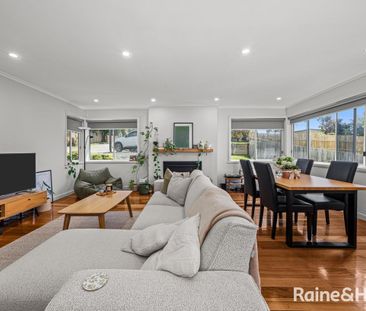 Spacious & Sunny home in Lenah Valley - Prime Location! - Photo 3