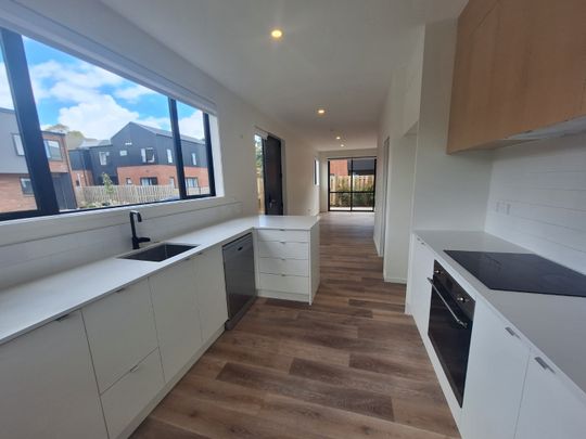 Modern Living - Photo 1