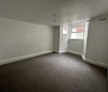 1 bedroom ground floor flat to rent - Photo 5