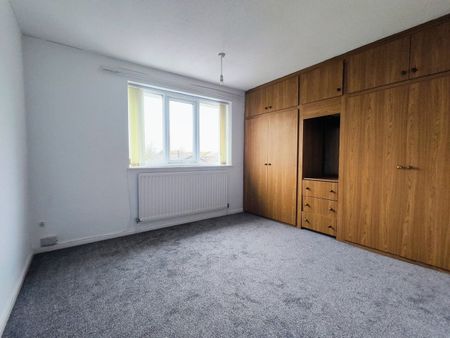 3 Bed End Terrace, Loughrigg Close, NG2 - Photo 3