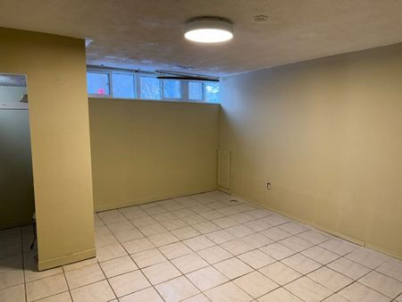 For Lease - 14 Richardson Drive Unit# Bsmt, Aurora, Ontario - Photo 5